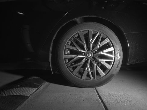 Used 2025 Nissan Altima 2.5 SV image 14