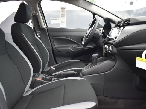 Used 2025 Nissan Versa S w/ Lighting Package image 20