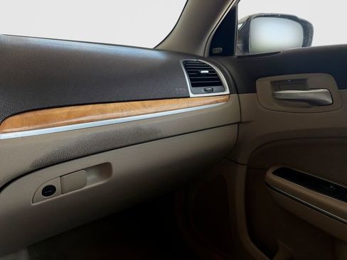 Used 2013 Chrysler 300 C RWD image 31