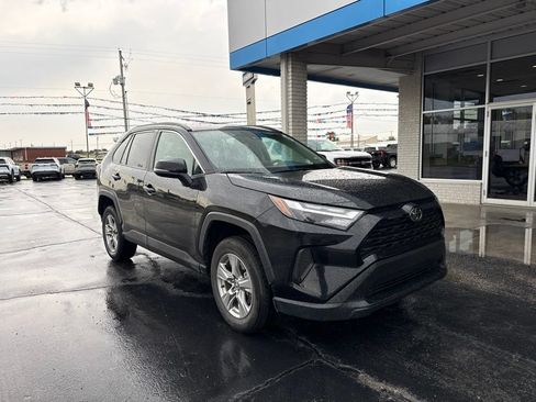 Used 2025 Toyota RAV4 XLE FWD image 7