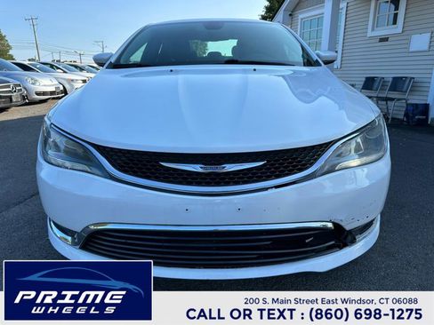 Used 2015 Chrysler 200 Limited image 2