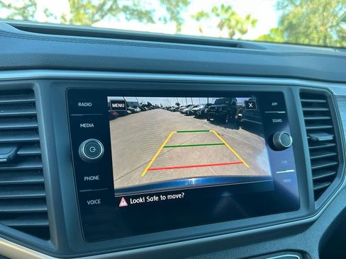 Used 2020 Volkswagen Atlas Cross Sport SE w/ Towing Package image 37