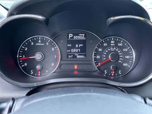 Used 2018 Kia Forte LX image 21