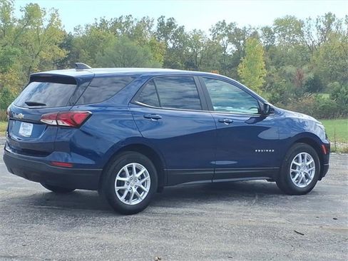 Used 2023 Chevrolet Equinox LS w/ LS Convenience Package image 23