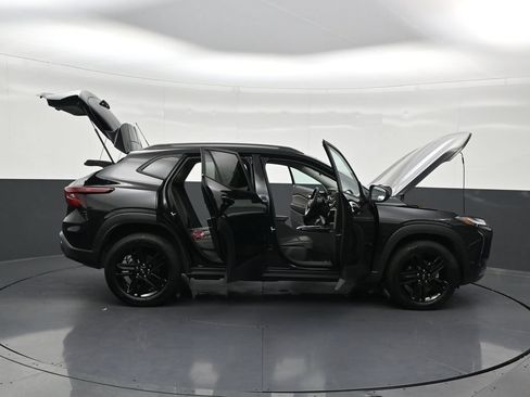 Used 2025 Chevrolet Trax ACTIV w/ Driver Confidence Package FWD image 32