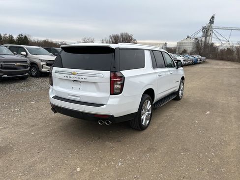 Used 2024 Chevrolet Suburban High Country image 5
