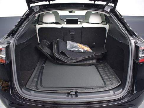 Used 2023 Tesla Model Y Long Range image 11