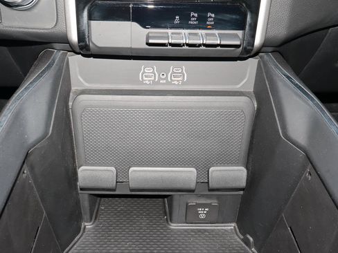 Used 2026 RAM 1500 Laramie AWD/4WD image 24