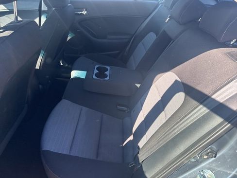 Used 2016 Kia Forte LX image 9