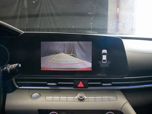 Used 2021 Hyundai Elantra Limited w/ Cargo Package image 34