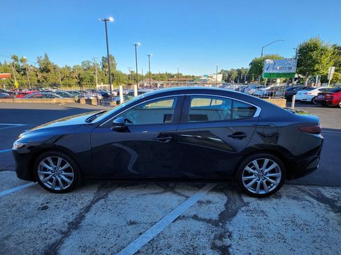 Used 2022 MAZDA MAZDA3 s FWD image 2