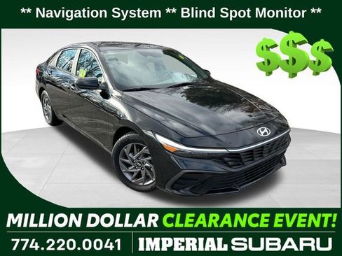 Used 2024 Hyundai Elantra SEL image 1