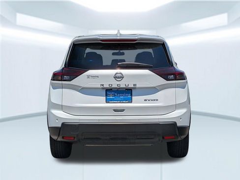 Used 2024 Nissan Rogue SV AWD/4WD image 5