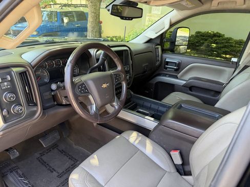 Used 2015 Chevrolet Silverado 2500 LTZ AWD/4WD image 4