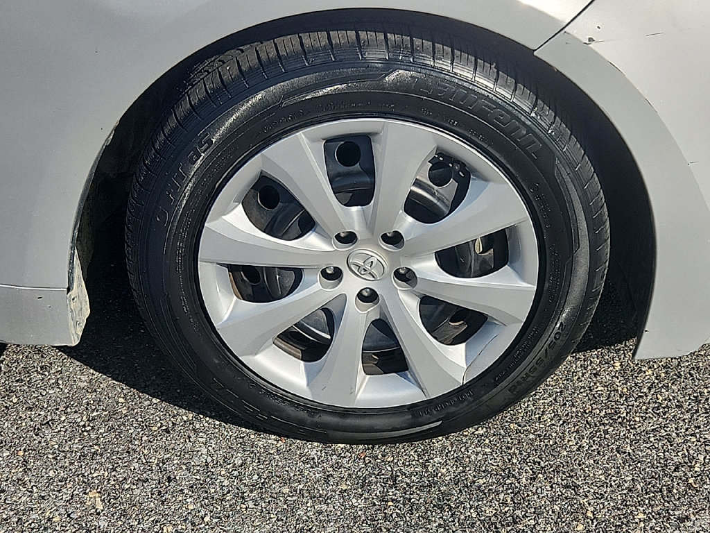 Used 2023 Toyota Corolla LE w/ Carpet Mat Package (TMS) FWD image 8
