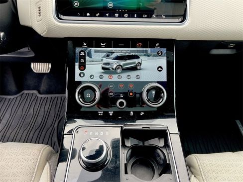 Used 2018 Land Rover Range Rover Velar image 14