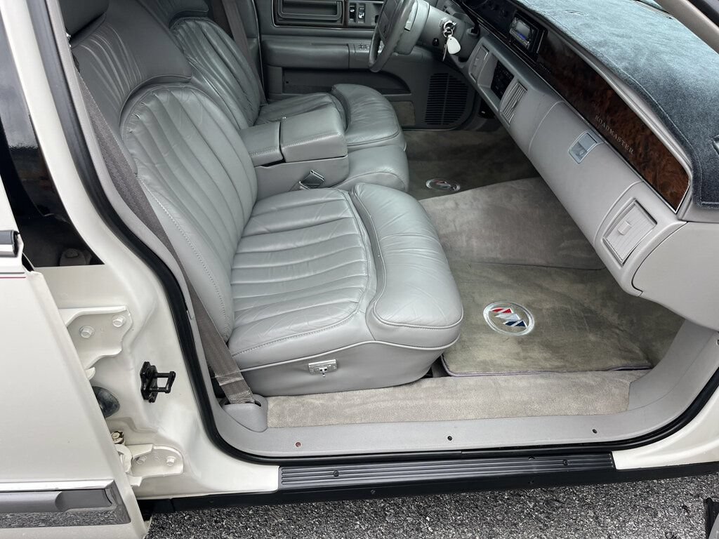 Used 1992 Buick Roadmaster Sedan RWD image 51
