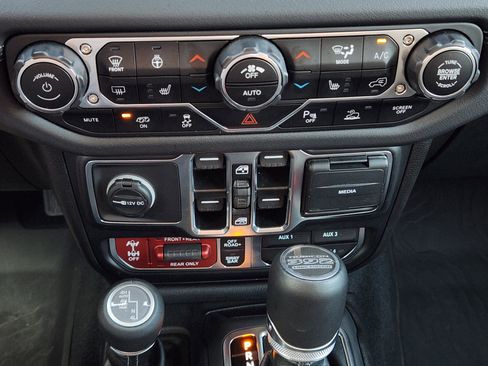 Used 2024 Jeep Wrangler Unlimited Rubicon 392 AWD/4WD image 22