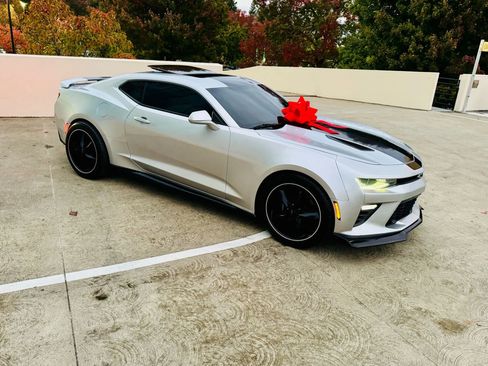 Used 2016 Chevrolet Camaro SS image 14