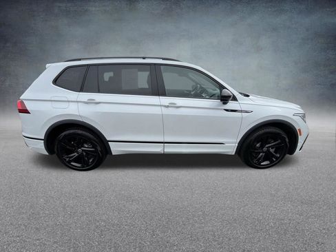 Used 2024 Volkswagen Tiguan SE R-Line image 8