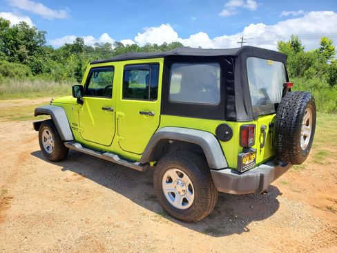 Used 2016 Jeep Wrangler Unlimited Sport w/ Connectivity Group AWD/4WD image 7