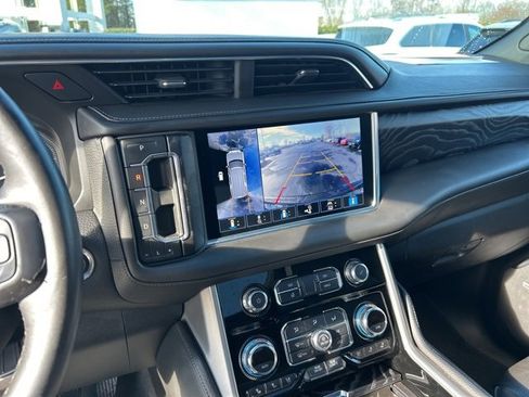 Used 2021 GMC Yukon Denali w/ Denali Premium Package image 24
