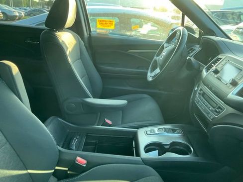 Used 2019 Honda Passport Sport image 3