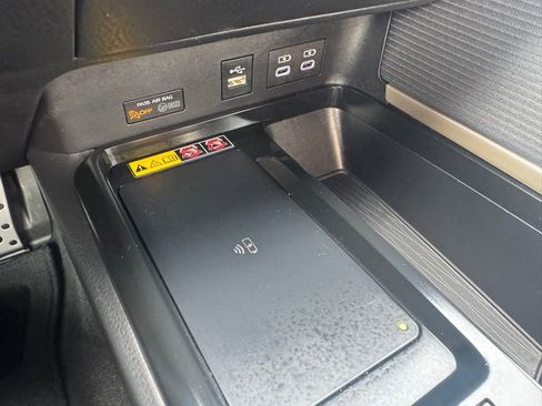 Used 2025 Toyota Camry SE image 24