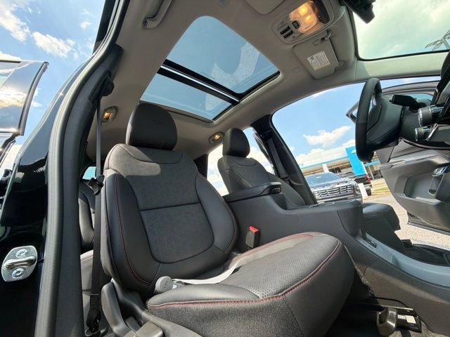 New 2027 Chevrolet Bolt RS w/ Super Cruise Package FWD image 40