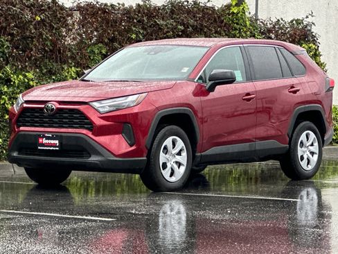 Used 2025 Toyota RAV4 LE image 9