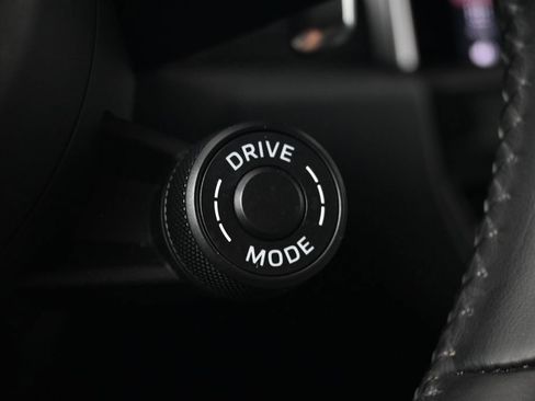 Certified 2024 Porsche Macan Turbo AWD/4WD image 23