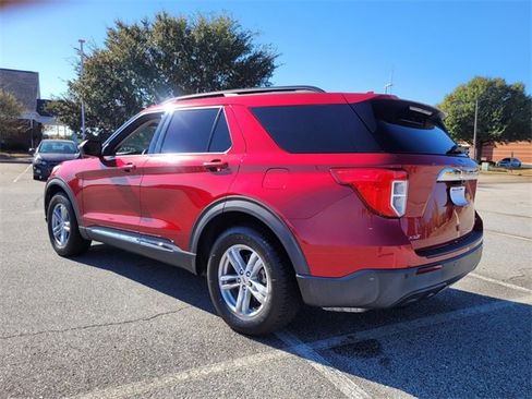 Used 2020 Ford Explorer XLT image 6