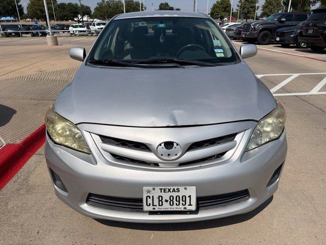 Used 2012 Toyota Corolla LE FWD image 2