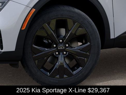 Used 2025 Kia Sportage X-Line w/ Premium Package image 9