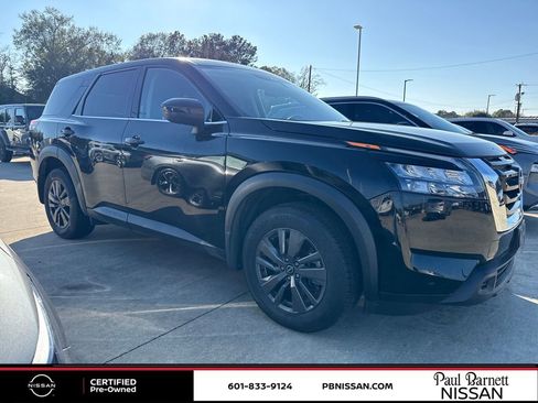 Certified 2023 Nissan Pathfinder S image 2