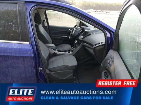 Used 2016 Ford Escape SE w/ Equipment Group 201A image 9