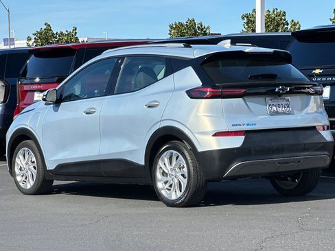 Used 2022 Chevrolet Bolt EUV LT w/ Comfort Package image 7