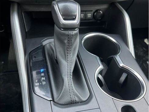 Used 2021 Toyota Highlander XLE image 15