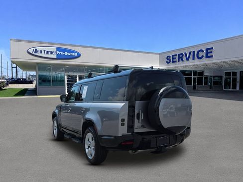 Used 2024 Land Rover Defender 130 X-Dynamic SE AWD/4WD image 6
