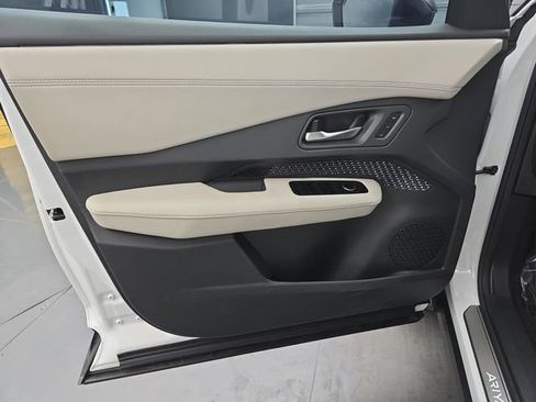 Used 2023 Nissan Ariya FWD image 24