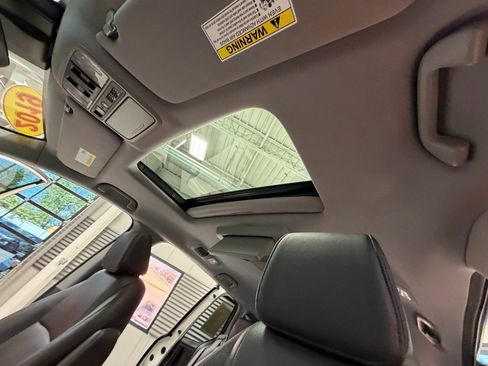 Used 2019 Honda Odyssey Elite image 11