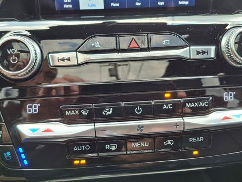Used 2021 Ford Explorer ST w/ Equipment Group 401A AWD/4WD image 18