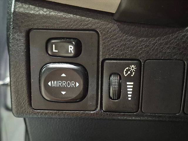 Used 2017 Toyota Corolla LE FWD image 13