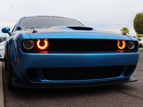 Used 2018 Dodge Challenger SRT Hellcat RWD image 19