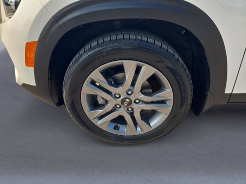 Used 2021 Kia Seltos S FWD image 10