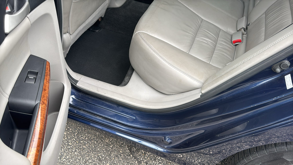 Used 2011 Honda Accord EX-L image 33