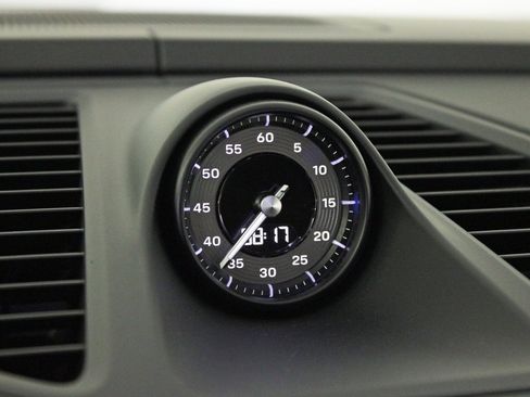 Used 2025 Porsche Macan Turbo Electric image 27