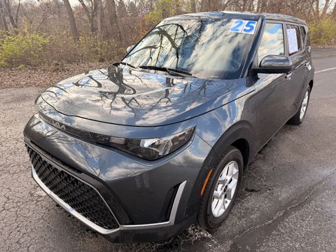 Used 2025 Kia Soul LX w/ LX Technology Package image 7
