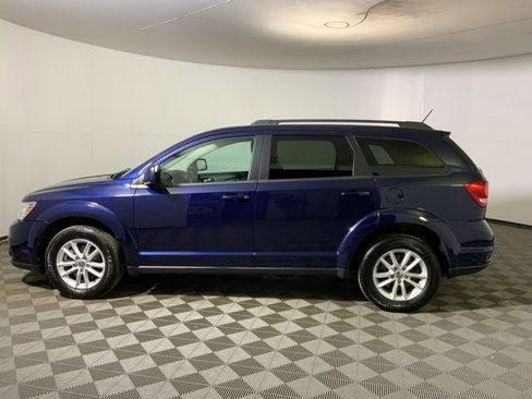 Used 2017 Dodge Journey SXT w/ Comfort/Convenience Group image 10