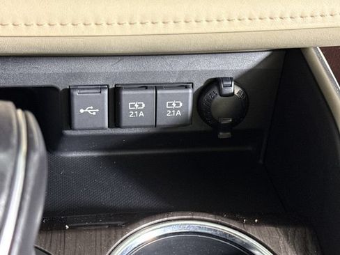 Used 2021 Toyota Highlander Platinum AWD/4WD image 44